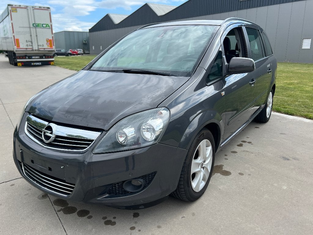 Opel Zafira Euro5 benzine gekeurd vvk, Auto's, Voorwielaandrijving, Euro 5, 4 cilinders, 7 zetels