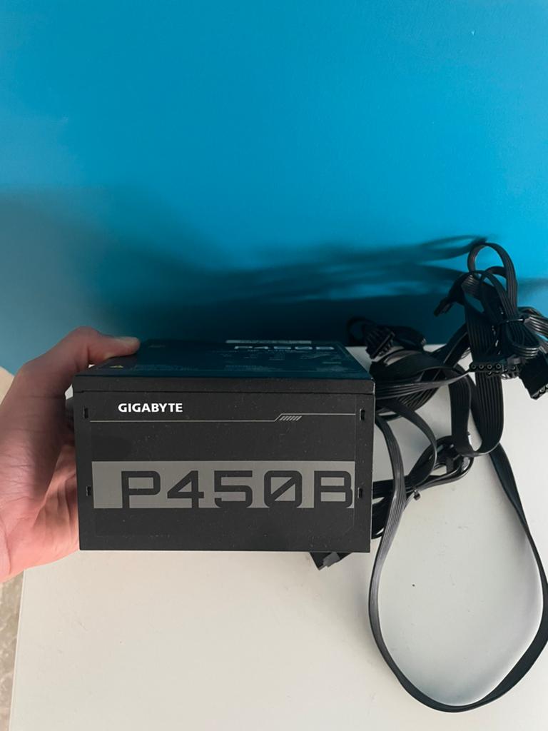 Gigabyte 450w power supply pc, Computers en Software, Ophalen of Verzenden, Zo goed als nieuw