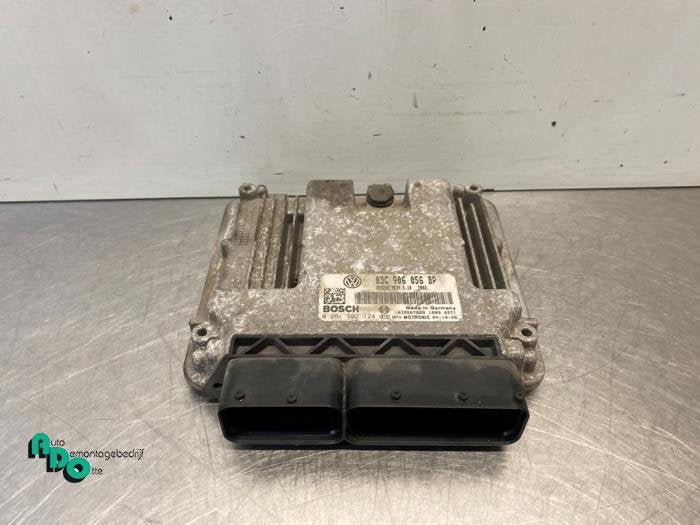Computer Motormanagement van een Volkswagen Golf (Golf 04-), Gebruikt, -, Volkswagen, -