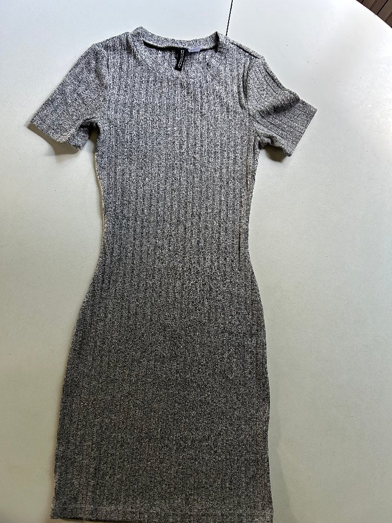 Grijze JURK - maat 34, Ophalen of Verzenden, Zo goed als nieuw, DIVIDED  H&M, Meisje