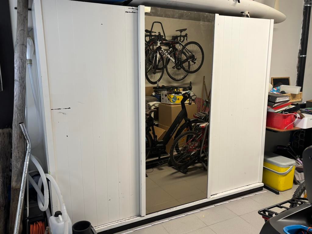 Kast met schuifdeuren - gratis af te halen, Ophalen, 200 cm of meer, 200 cm of meer, 50 tot 75 cm