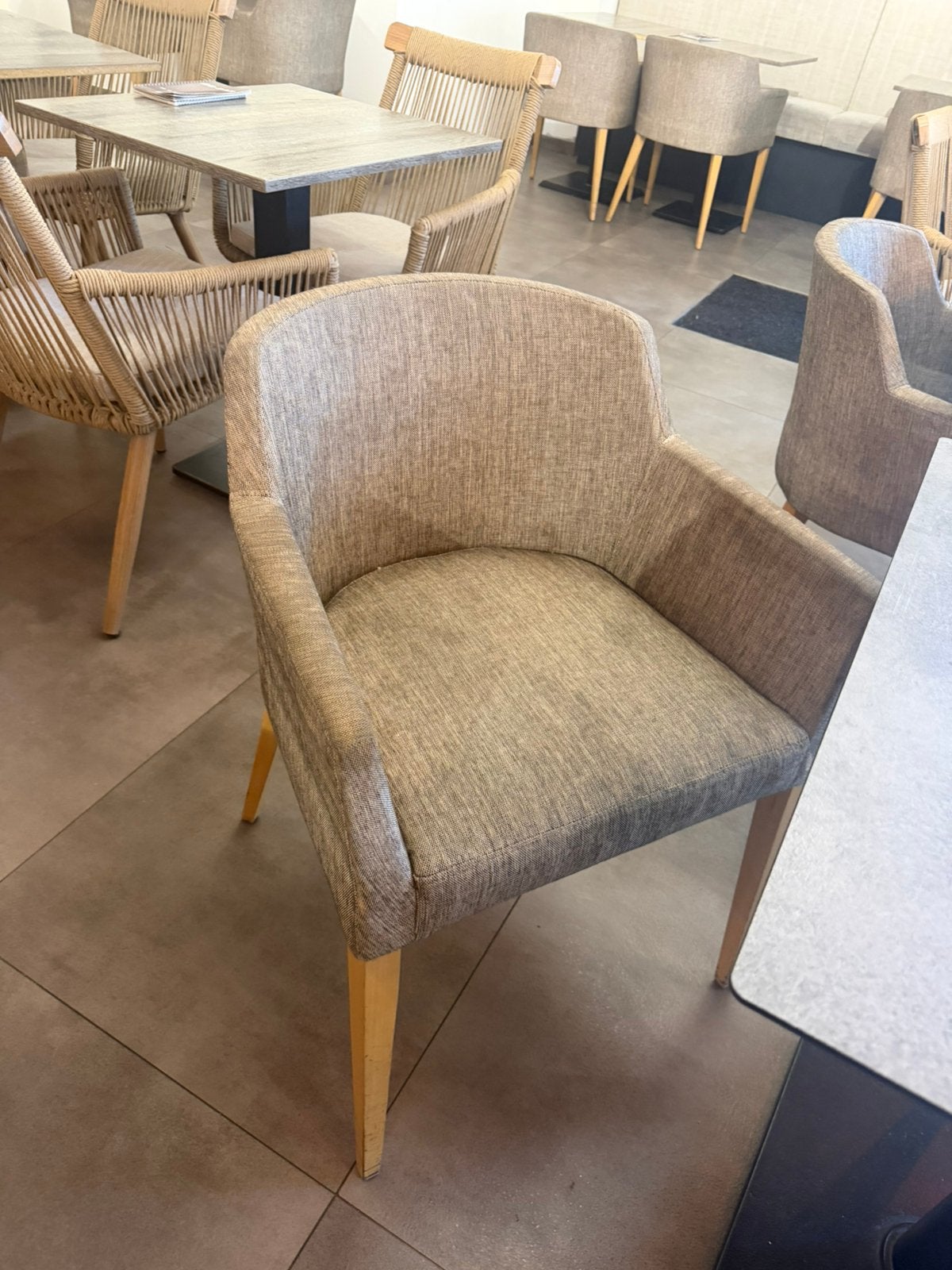 Horeca stoel, Ophalen, Gebruikt, Bruin, Stof