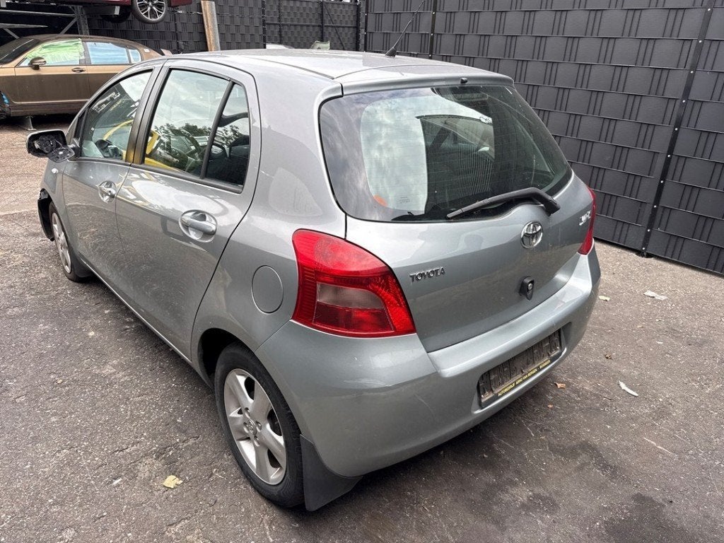ACHTERLICHT LINKS Toyota Yaris II (P9) (|815610D110|), Gebruikt, Kundenbetreuung@toyota.de, Toyota, Toyota-Allee 2
50858  Köln, DE