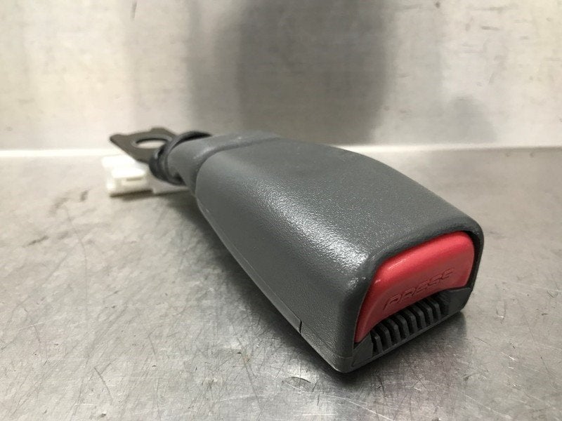 BOUCLE DE CEINTURE DE SECURITE AVANT GAUCHE Santa Fe I, Utilisé, Hyundai
