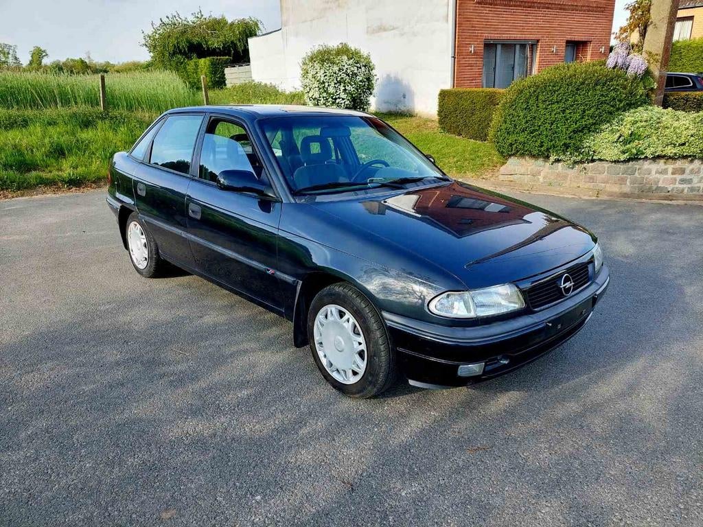 Gekurd voor verkoop Klaar opel Astra 1.4benzine 1997 130000k, Particulier, Te koop, Astra