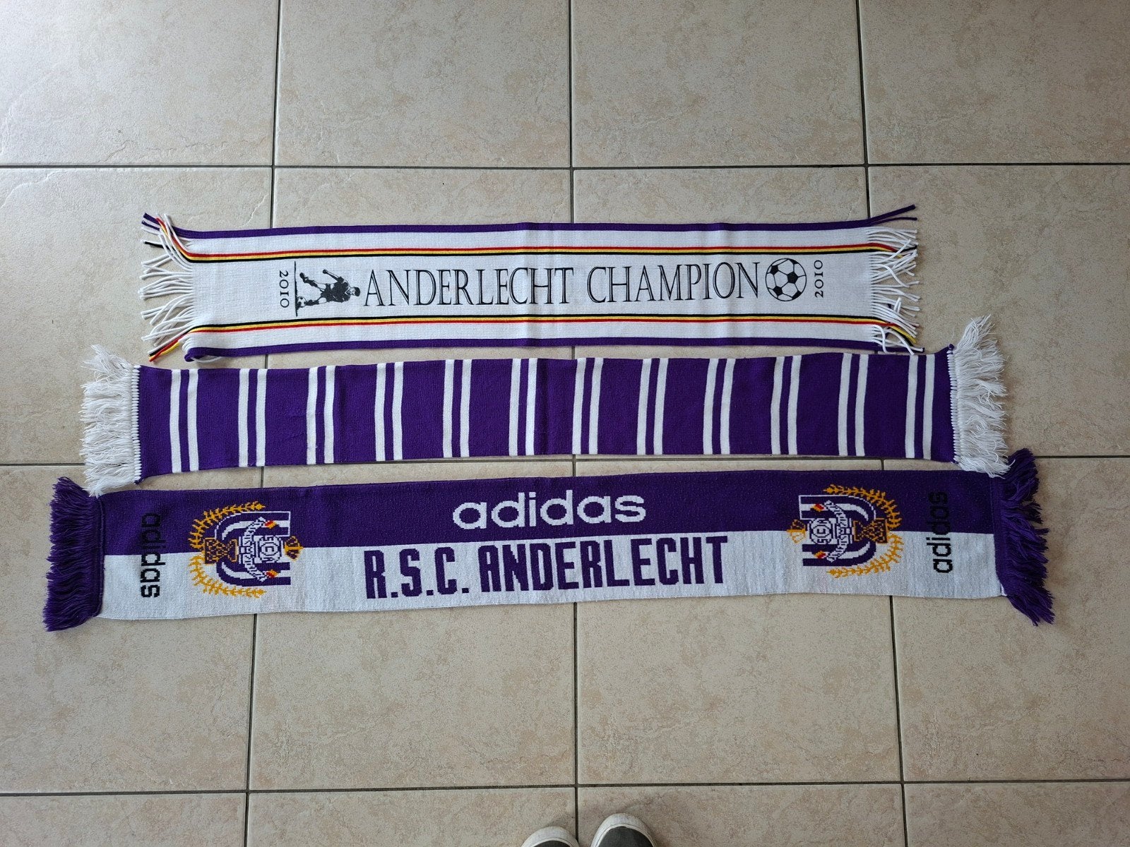 3 écharpes RSC Anderlecht — Adidas & Champion 2010, Vêtements | Hommes, Bonnets, Écharpes & Gants, Écharpe, Enlèvement ou Envoi