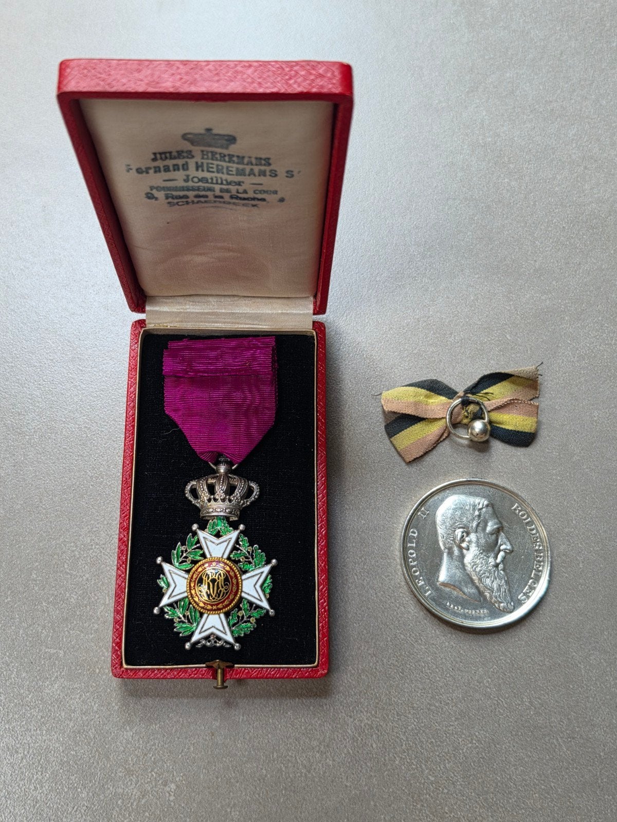 Médaille de Chevalier de l'Ordre de Léopold + argent Léopold, Collections, Enlèvement ou Envoi