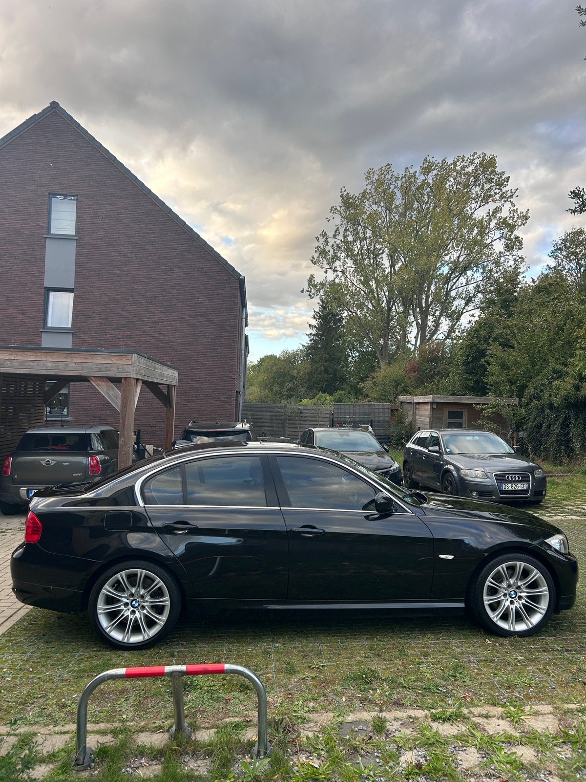 BMW 325d (E90)berline  2010 – Cuir Beige, Cuir, Euro 5, Achat, Boîte manuelle
