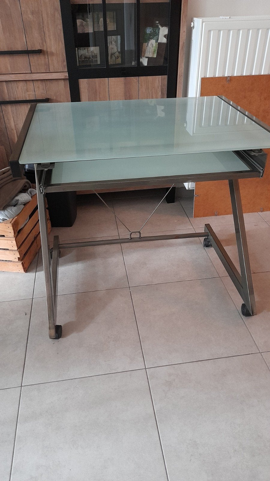 vintage glazen bureau, Maison & Meubles, Avec roues, Autres marques, Bureau d'ordinateur, 65 cm
