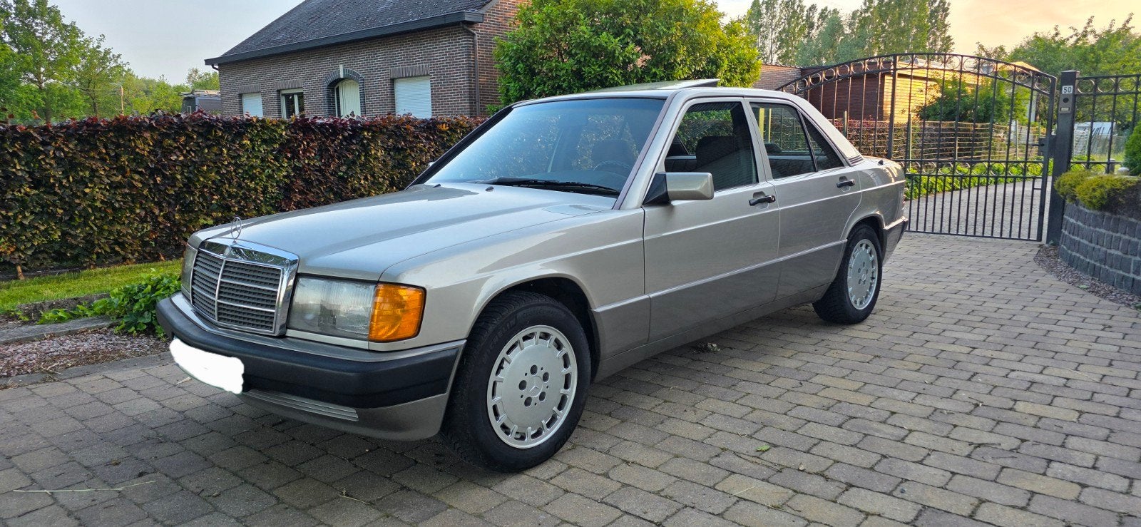 Mercedes 190E 2.3 Automaat Oldtimer met veel opties, Automaat, Achterwielaandrijving, 2300 cc, Bruin