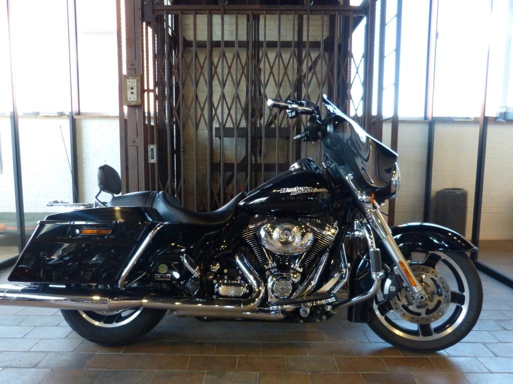 Harley-Davidson TOURING FLHX Street Glide (bj 2011), Motoren, Overig, Gentweg 32
9940  Evergem, 1690 cc, Harley-Davidson