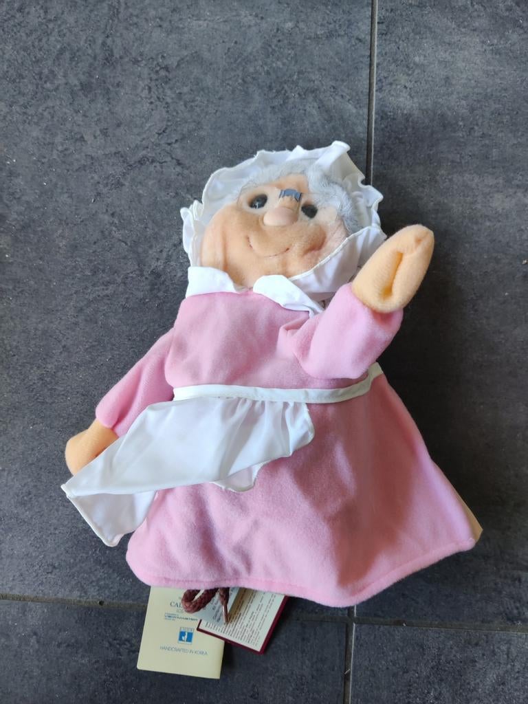Omkeerbare handpoppen Caltoy, Ophalen