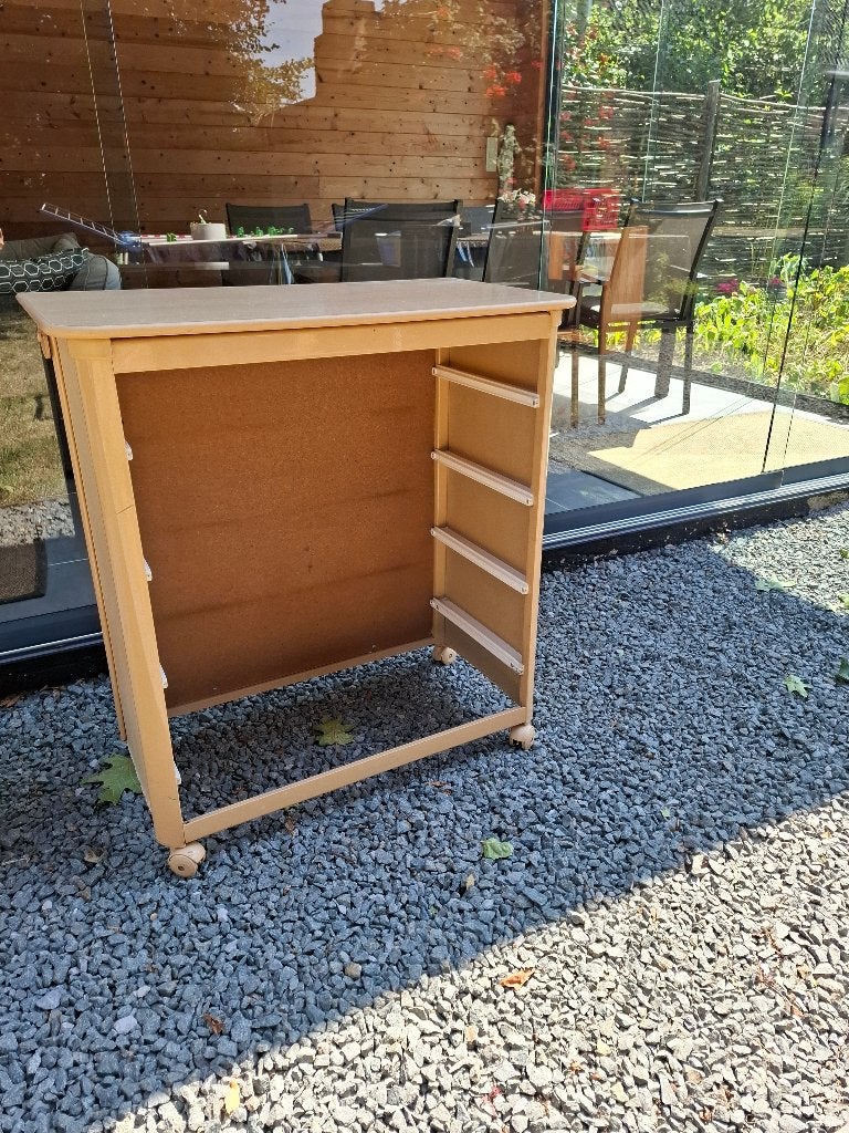 Praktische verzorgingscommode op wieltjes, Ophalen, Gebruikt, Commode