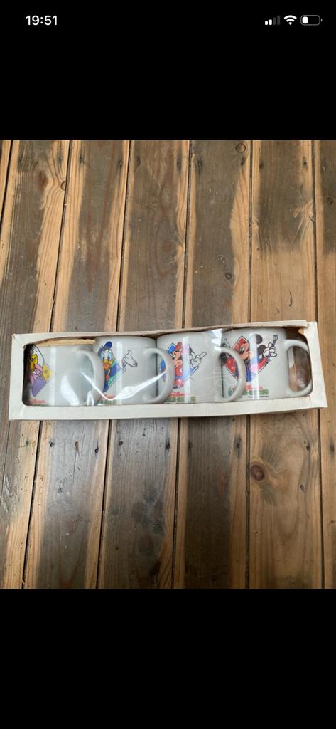 Vintage disney mokken - nieuw in doos - 1995 - Renault, Huis en Inrichting, Keuken | Servies, Overige materialen, Nieuw, Ophalen of Verzenden