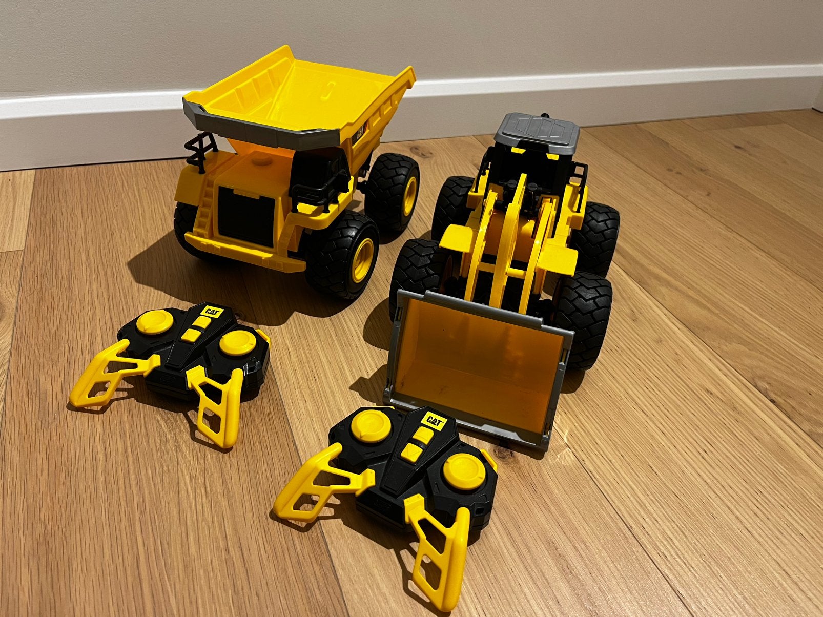 Gelegeleide machines Caterpillar, Kinderen en Baby's, Ophalen, Zo goed als nieuw
