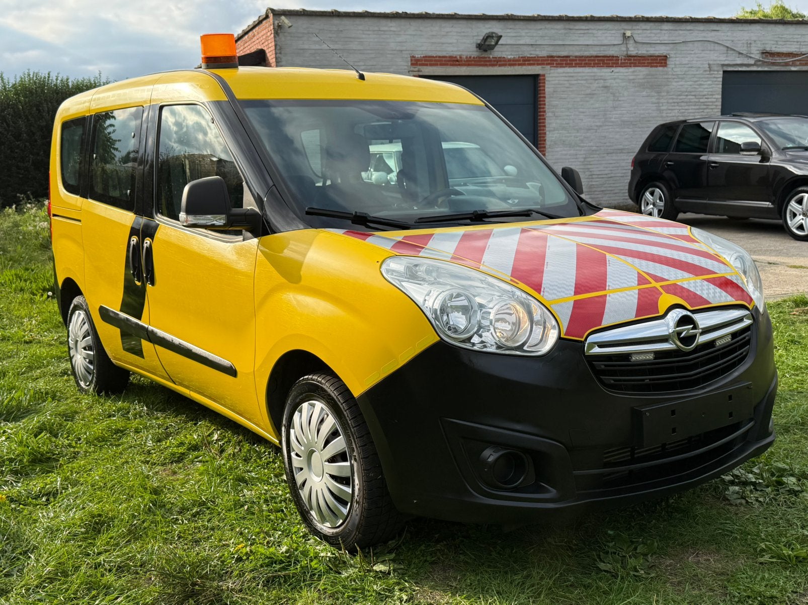 Opel combo 1.4benzine/cng 2017 145.769km, Voorwielaandrijving, 4 cilinders, CNG (Aardgas), Geel