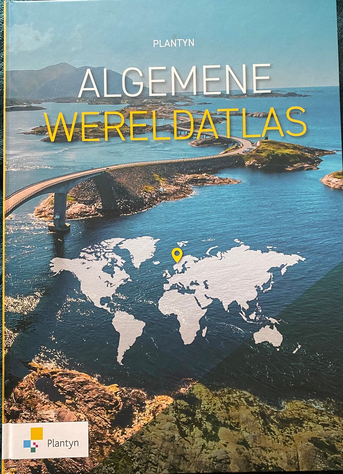 Plantyn Algemene Wereldatlas – editie 2022 – 8e editie, Boeken, Atlassen en Landkaarten, Ophalen of Verzenden, Zo goed als nieuw