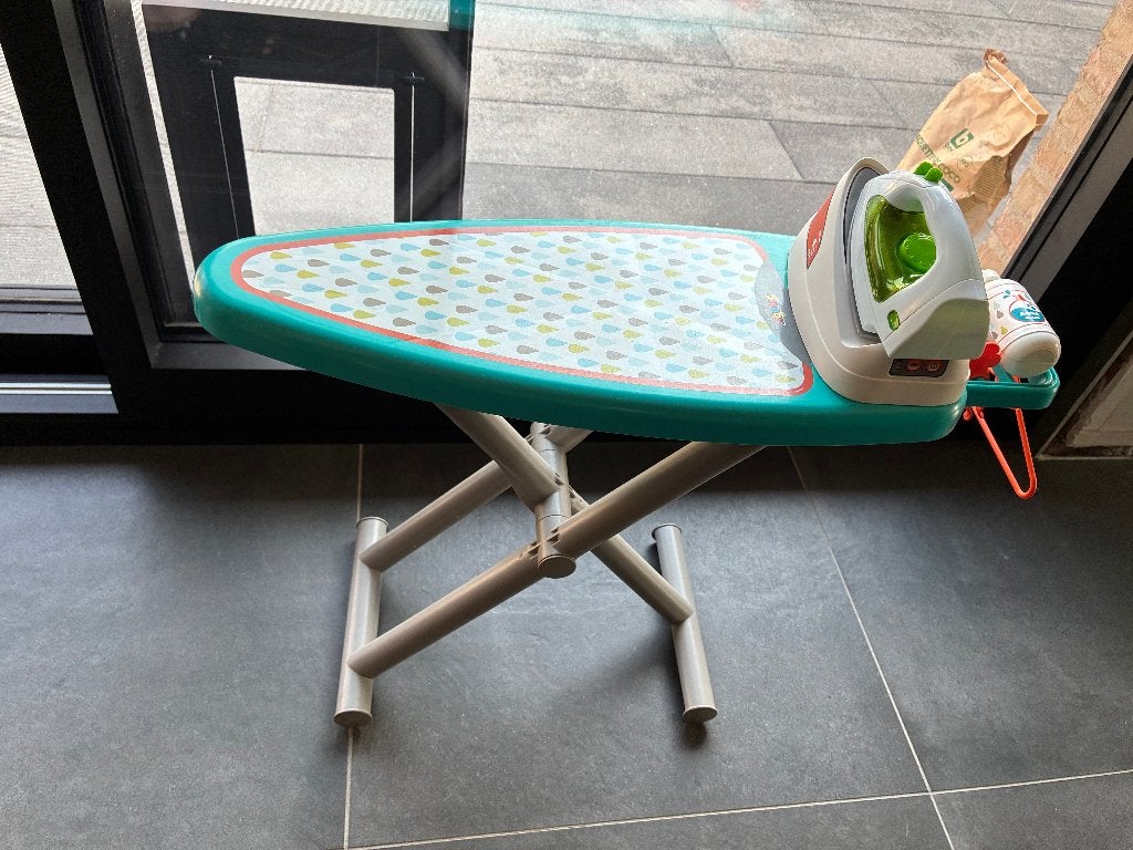 Speelgoed strijkplank en strijkijzer, Ophalen, Gebruikt