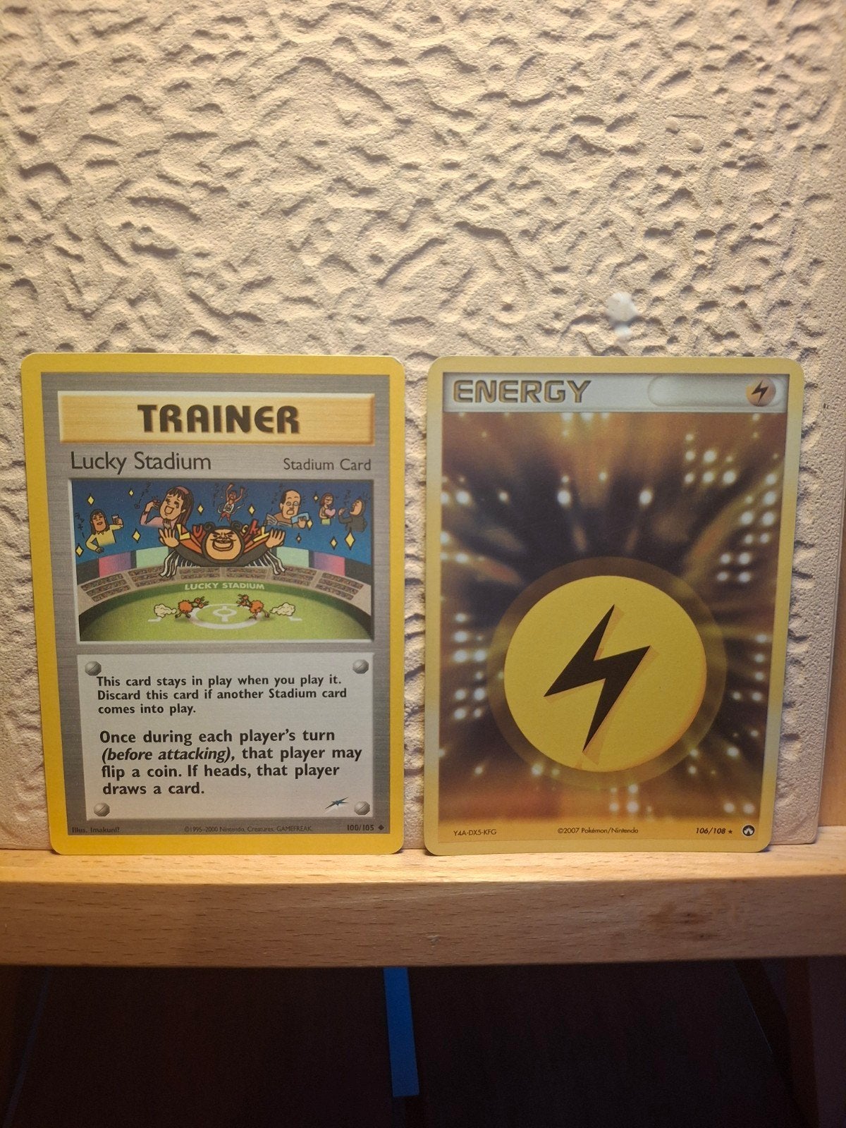 Lucky stadium, Lightning energy (holofoil), Ophalen, Zo goed als nieuw, Meerdere kaarten, Foil