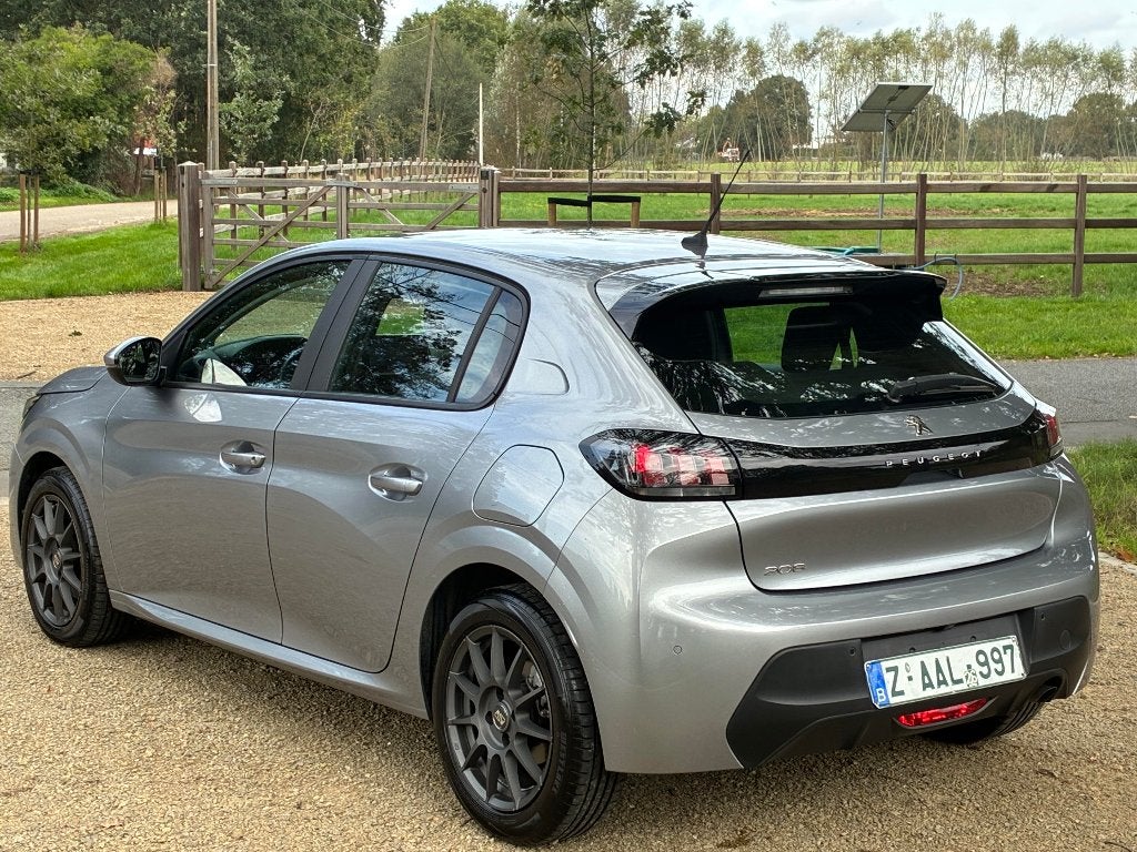 Peugeot 208 Automaat. Amper 19.000 km!, Auto's, Dealer onderhouden, Stof, 1199 cc, Bedrijf