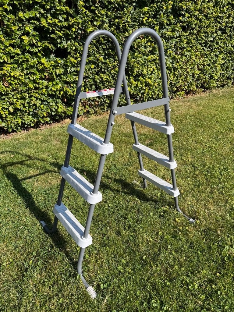 Zwembadtrap, Ophalen, Zo goed als nieuw, Ladder