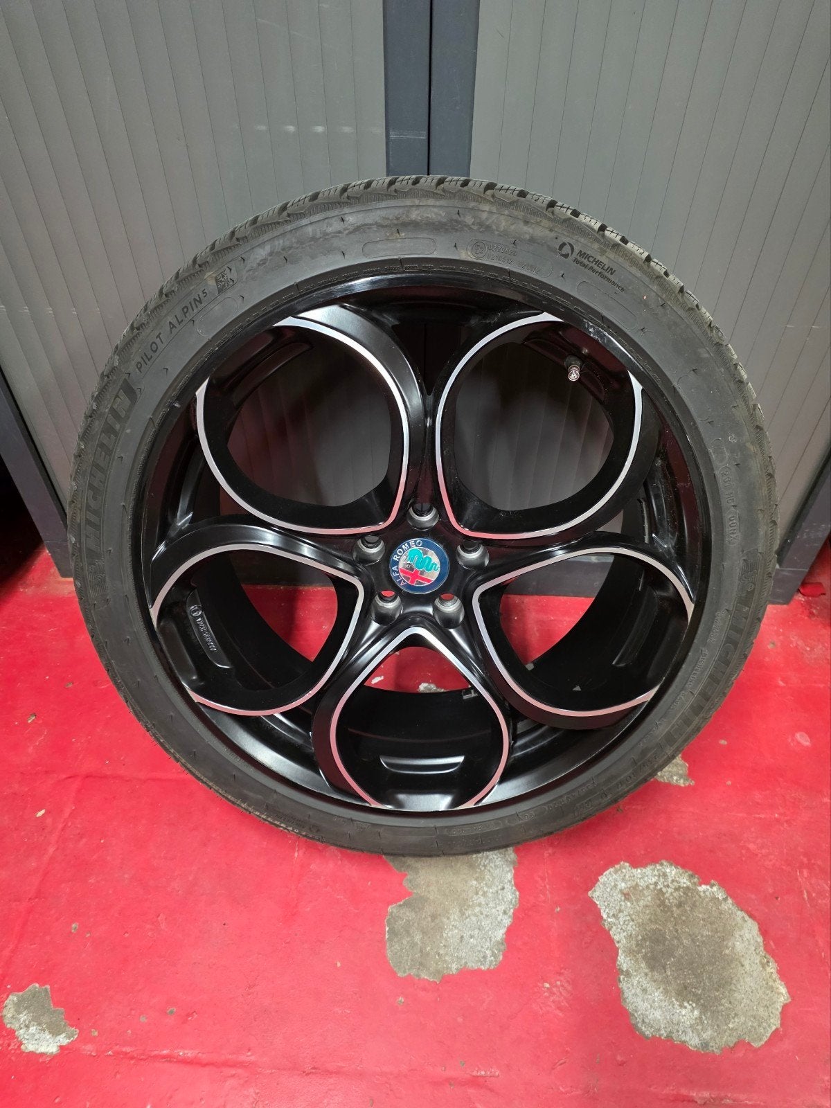 jeu de 4 jantes + pneus 4 saisons Alfa Romeo, Autos : Pièces & Accessoires, 4 Saisons, Véhicule de tourisme, Pneu(s), Enlèvement