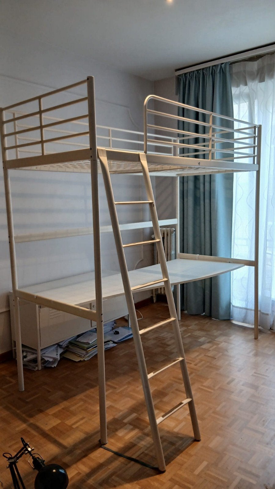 Lit mezzanine svarta blanc métallique, Maison & Meubles, Chambre à coucher | Lits superposés & Lits mezzanines, Enlèvement, Lit mezzanine