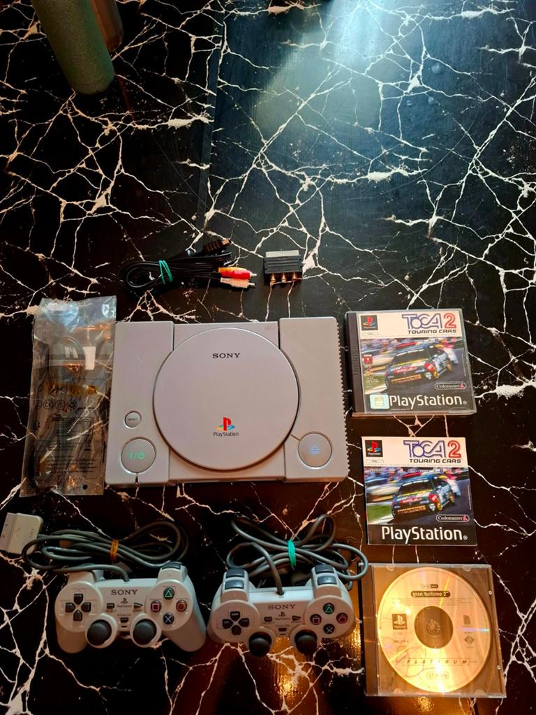 Console Sony PlayStation 1 + 2 jeux + 2 Manettes etc..., Consoles de jeu & Jeux vidéo, Enlèvement ou Envoi, Comme neuf, Avec 2 manettes