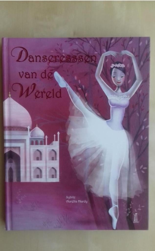 Danseressen van de Wereld / XL Uitklapboek, Enlèvement ou Envoi, Aurelia Hardy, Fiction général