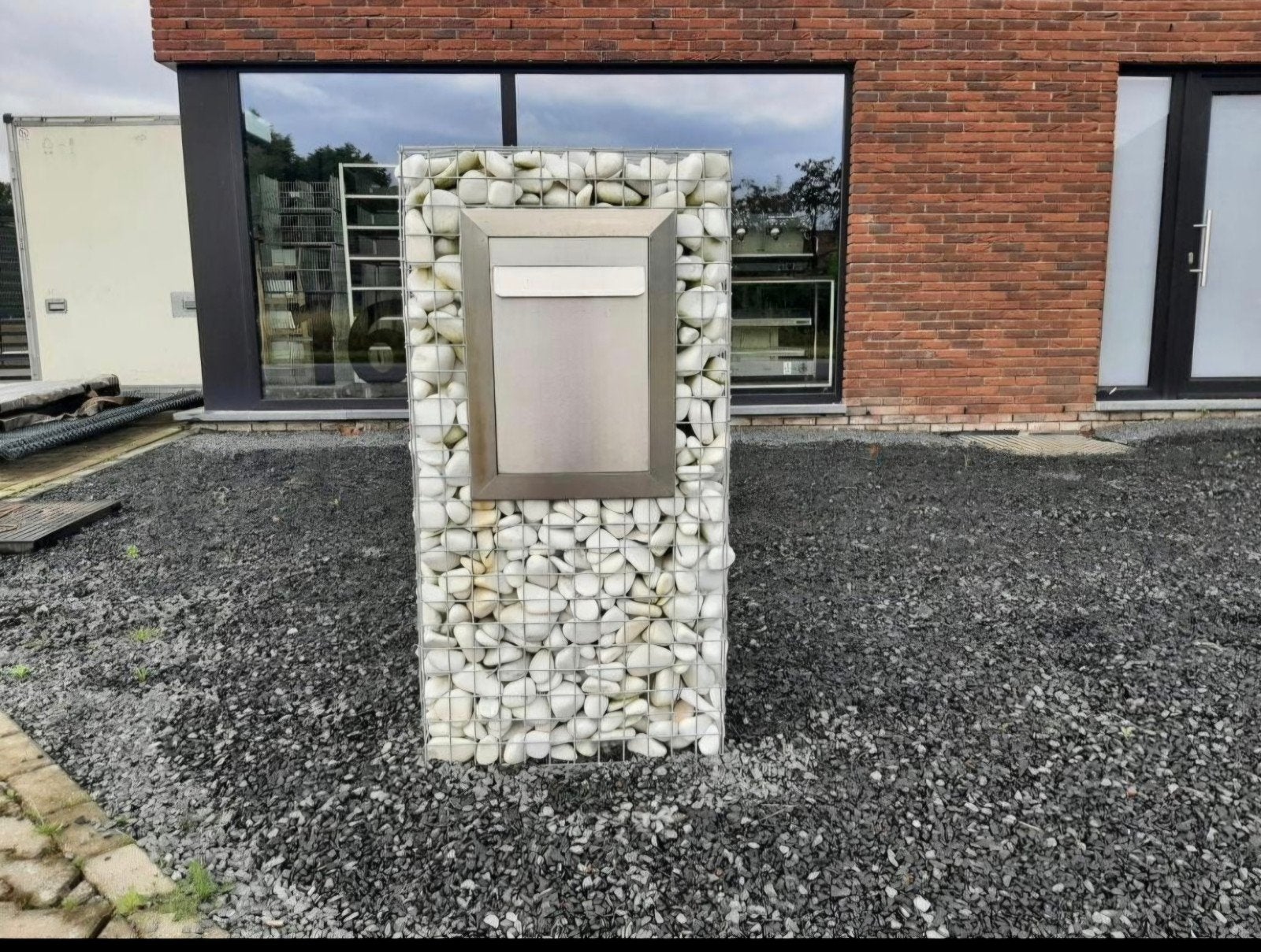 Promo! Nieuwe steenkorven brievenbus van Giardino -70% korti, Tuin en Terras, Brievenbussen, Ophalen of Verzenden, Inox