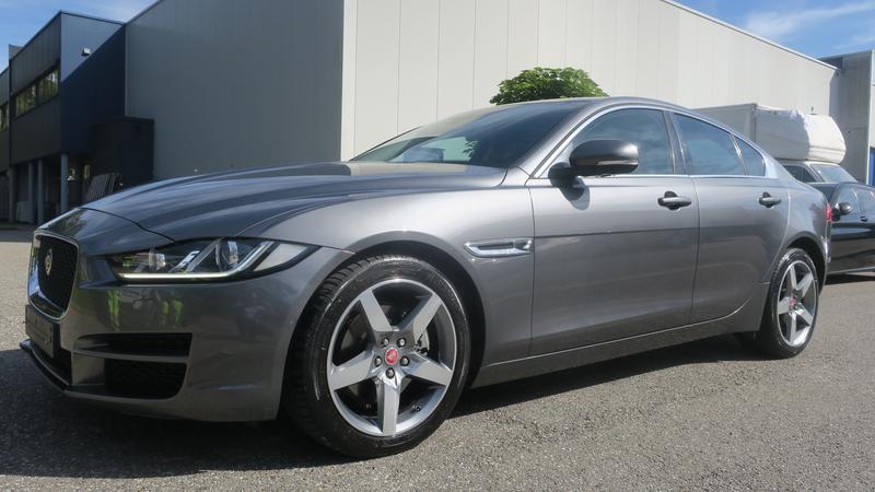 Jaguar XE 132kW 122000km 2015, Autos, Jaguar, Cuir, Argent ou Gris, Achat, 4 portes