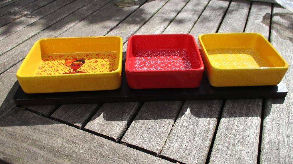 Kleurige aperitiefschaaltjes op dienblad, Huis en Inrichting, Keuken | Servies, Ophalen, Nieuw, Overige typen