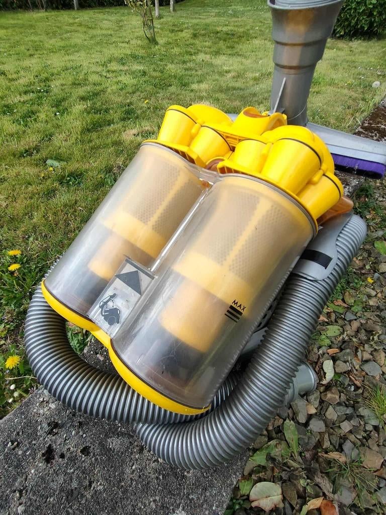 Dyson DC 11 stofzuiger, Elektronische apparatuur, Stofzuigers, Gebruikt, Stofzuiger, Ophalen of Verzenden, 1600 tot 2000 watt