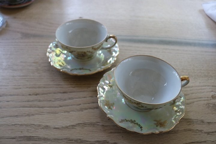 set van 2 porseleinen theekopjes met schotel - vintage, Huis en Inrichting, Overige merken, Vintage, Ophalen of Verzenden, Zo goed als nieuw