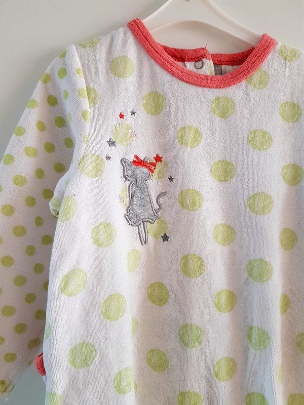 ORCHESTRA Pyjama blanc, chat et pois verts - T.23 mois/86 cm, Enlèvement ou Envoi, Vêtements de nuit ou Sous-vêtements, Utilisé