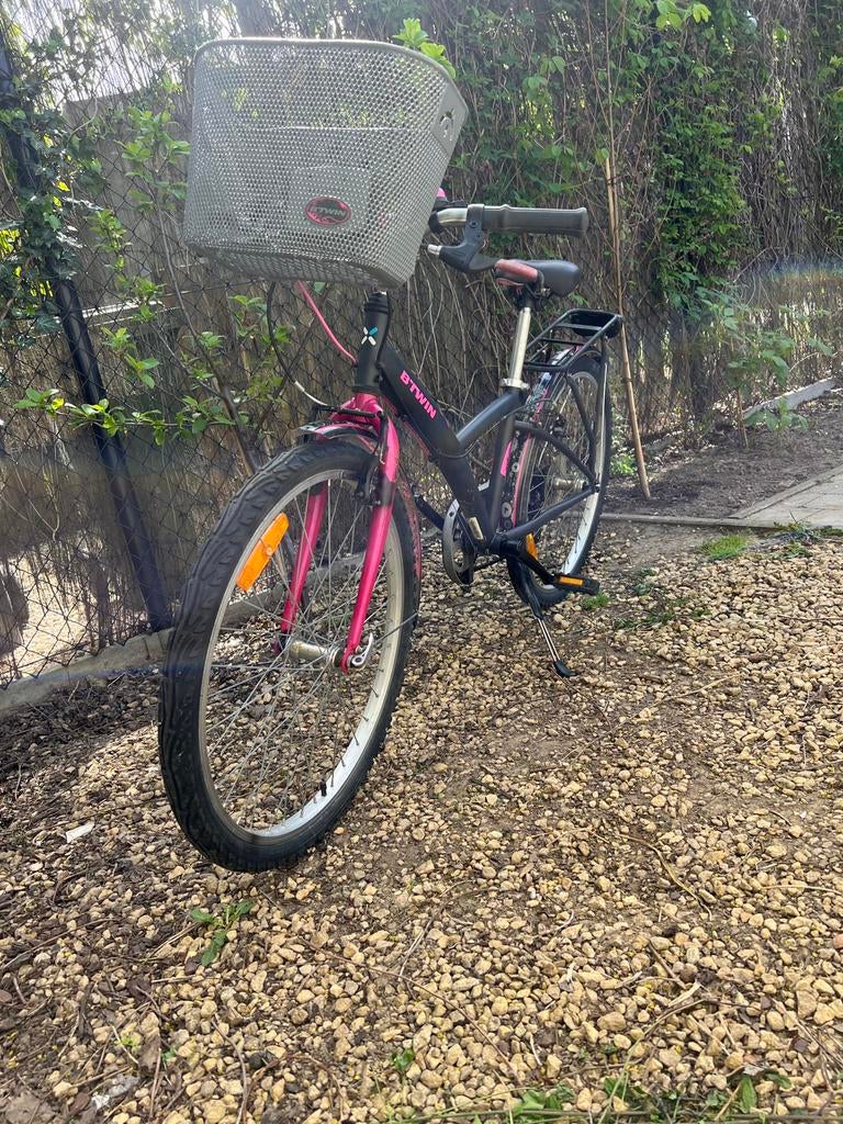Meisje fiets 24 inch BTWİN, Ophalen, Zo goed als nieuw, Versnellingen