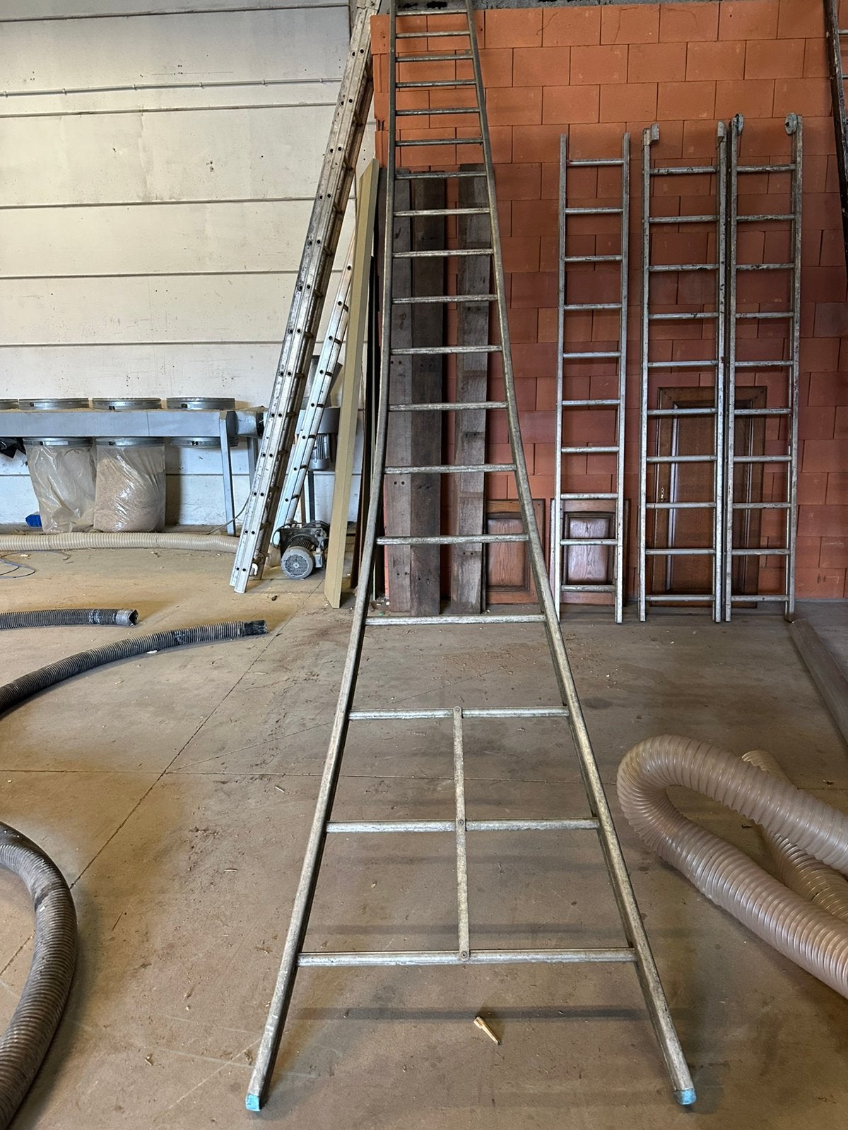 Aluminium ladder 24 treden 1-delig, hoogte 6m, Doe-het-zelf en Bouw, Ophalen, Gebruikt, Ladder, 4 meter of meer