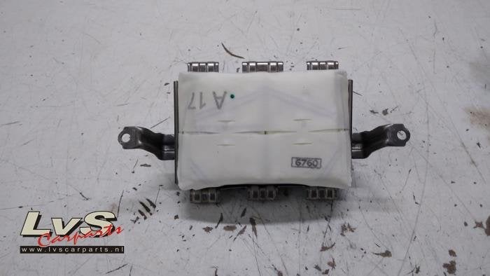 Airbag droite (tableau de bord) d'un Toyota Aygo, -, 3 mois de garantie, Toyota, Utilisé