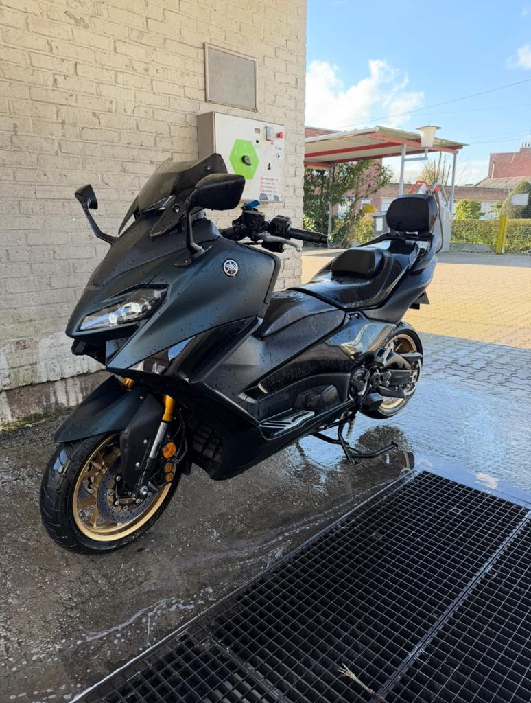 Yamaha T-MAX techmax 560 ecran TFT ligne akrapovic, Scooter, 2 cylindres, Permis Moto A2 minimum, 562 cm³