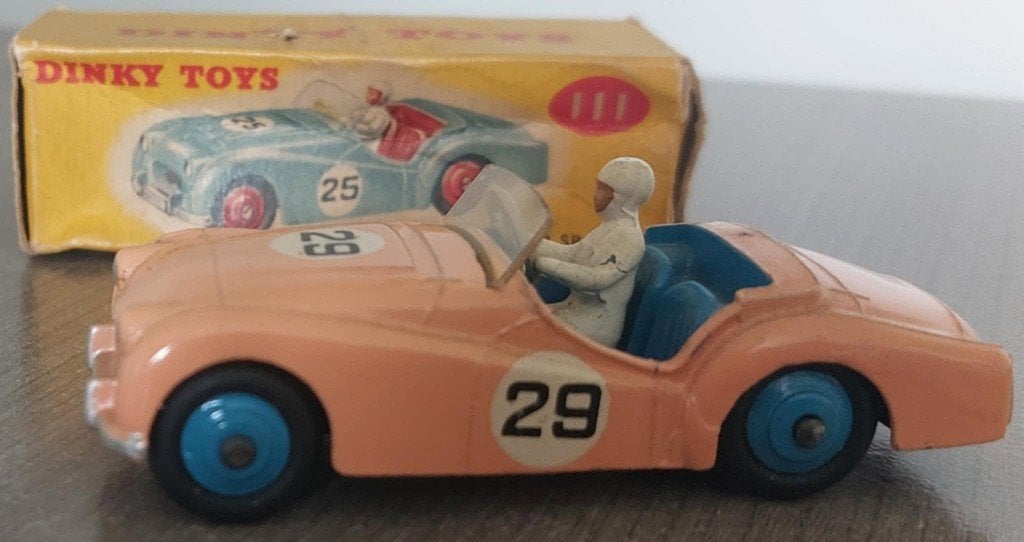 DINKY TOY TRIUMPH TR2 SPORT MET ORIGINELE VERPAKKING, Enlèvement ou Envoi, Utilisé, Voiture, Dinky Toys