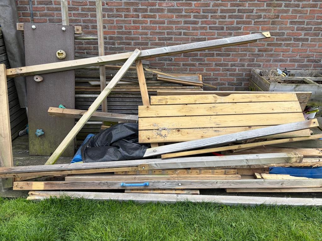 Hout incl. glijbaan van afbraak uitkijktoren, Doe-het-zelf en Bouw, Hout en Planken, Gebruikt, Grenen, Overige typen, Ophalen