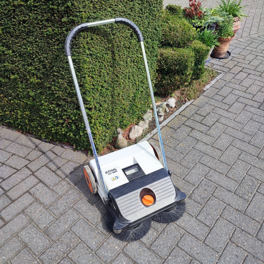 veegmachine STIHL KG 550, Tuin en Terras, Ophalen, Zo goed als nieuw, Sthil