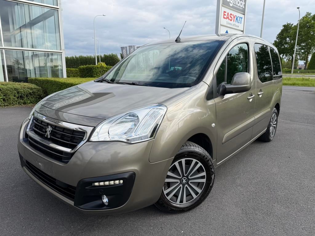 Peugeot partner Teppe 1.6 diesel 11/2016 km125.400 euro 6b, Voorwielaandrijving, 4 cilinders, Beige, Bedrijf