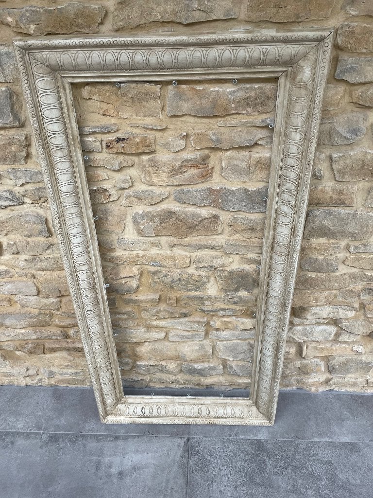 Ancien cadre pour mariage, Enlèvement