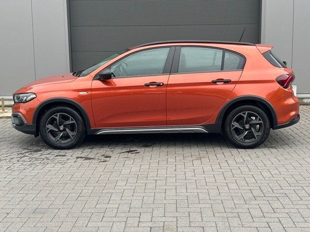 Fiat Tipo Cross benzine, Voorwielaandrijving, Stof, Overige kleuren, 5 deurs