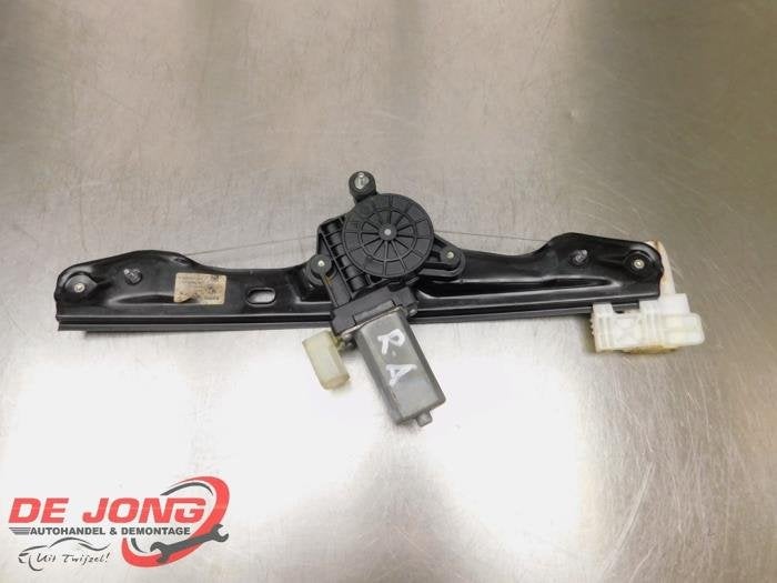 Mécanique vitre 4portes arrière droite d'un BMW 1-Serie, -, 3 mois de garantie, Utilisé, -