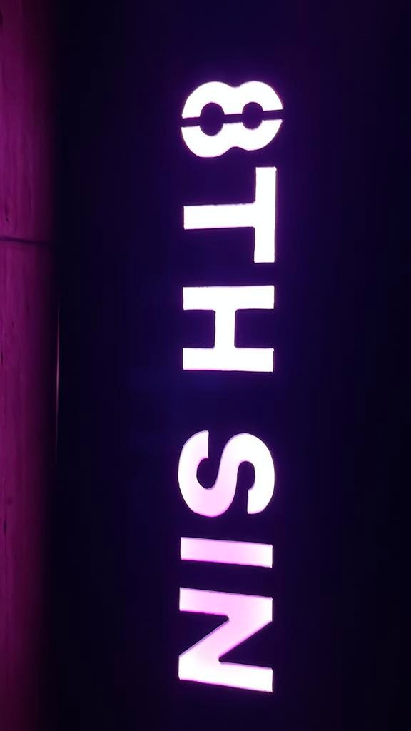 Neon 8th sin, Collections, Enlèvement, Utilisé, Table lumineuse ou lampe (néon)