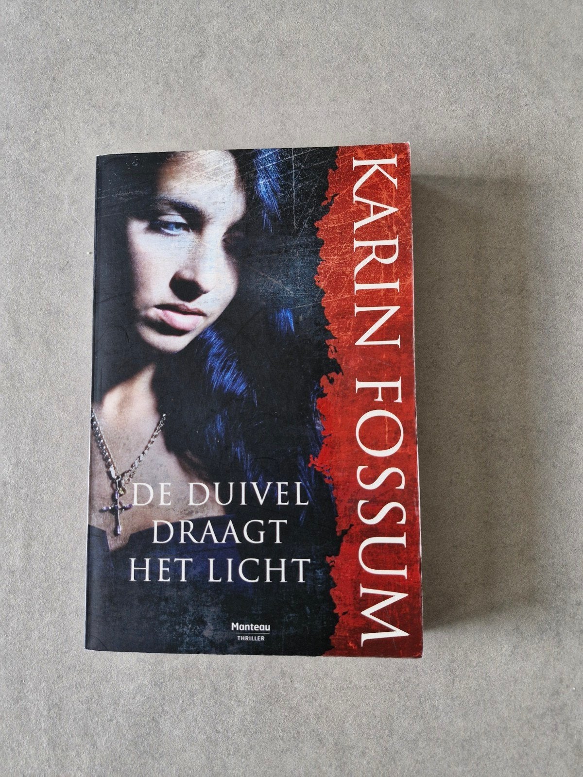 De duivel draagt het licht - Karin Fossum, Ophalen of Verzenden, Karin Fossum, Scandinavië