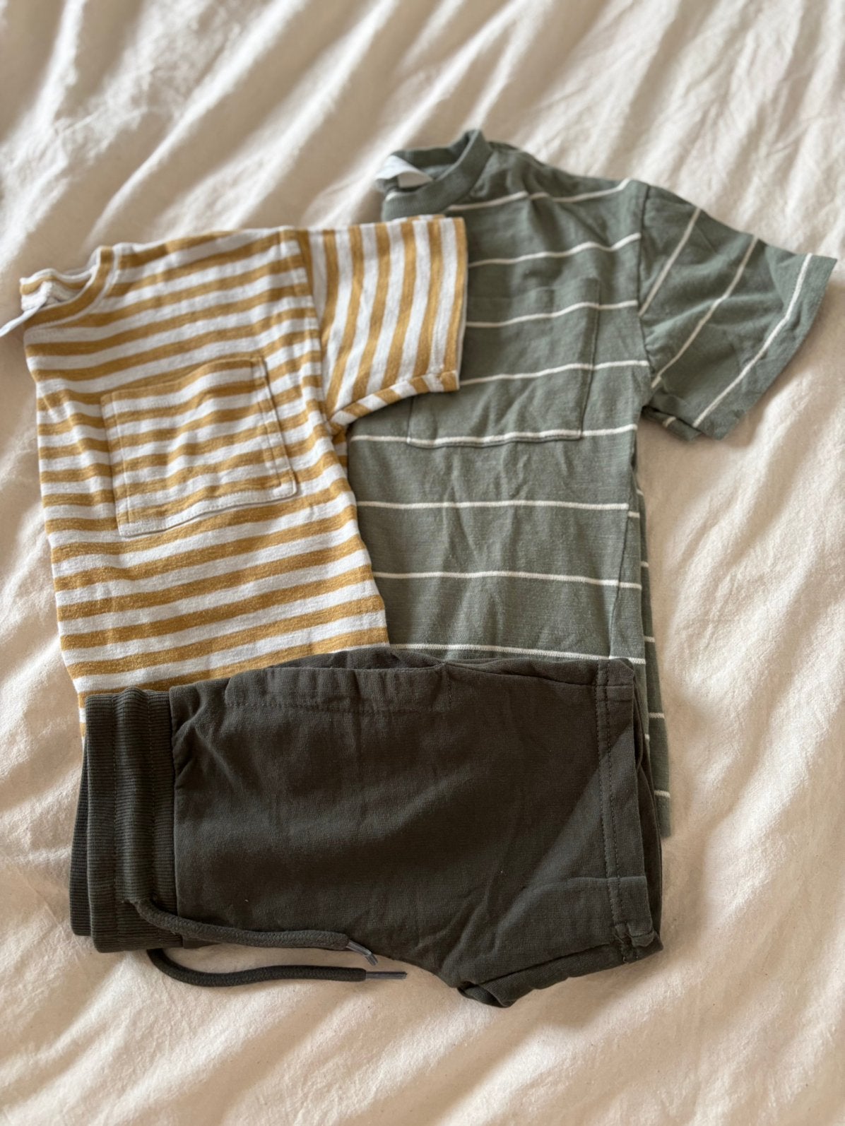 Jongenskleding set van short en tshirts, Kinderen en Baby's, Kinderkleding | Maat 110, Ophalen of Verzenden, Zo goed als nieuw
