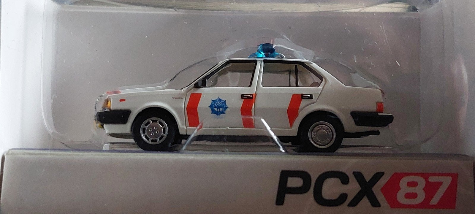 H0LK 0718 VOLVO 340 POLICE 1/87, Envoi, Neuf, Voiture, Autres marques